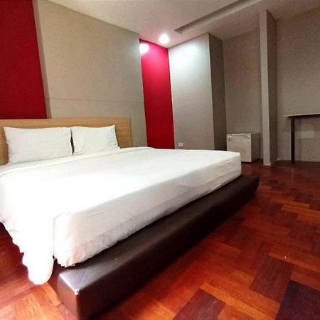 Go Inn Silom Bts Surasak X โกอินน์ สีลม บีทีเอส สถานีสุรศักดิ์ Bangkok Luaran gambar
