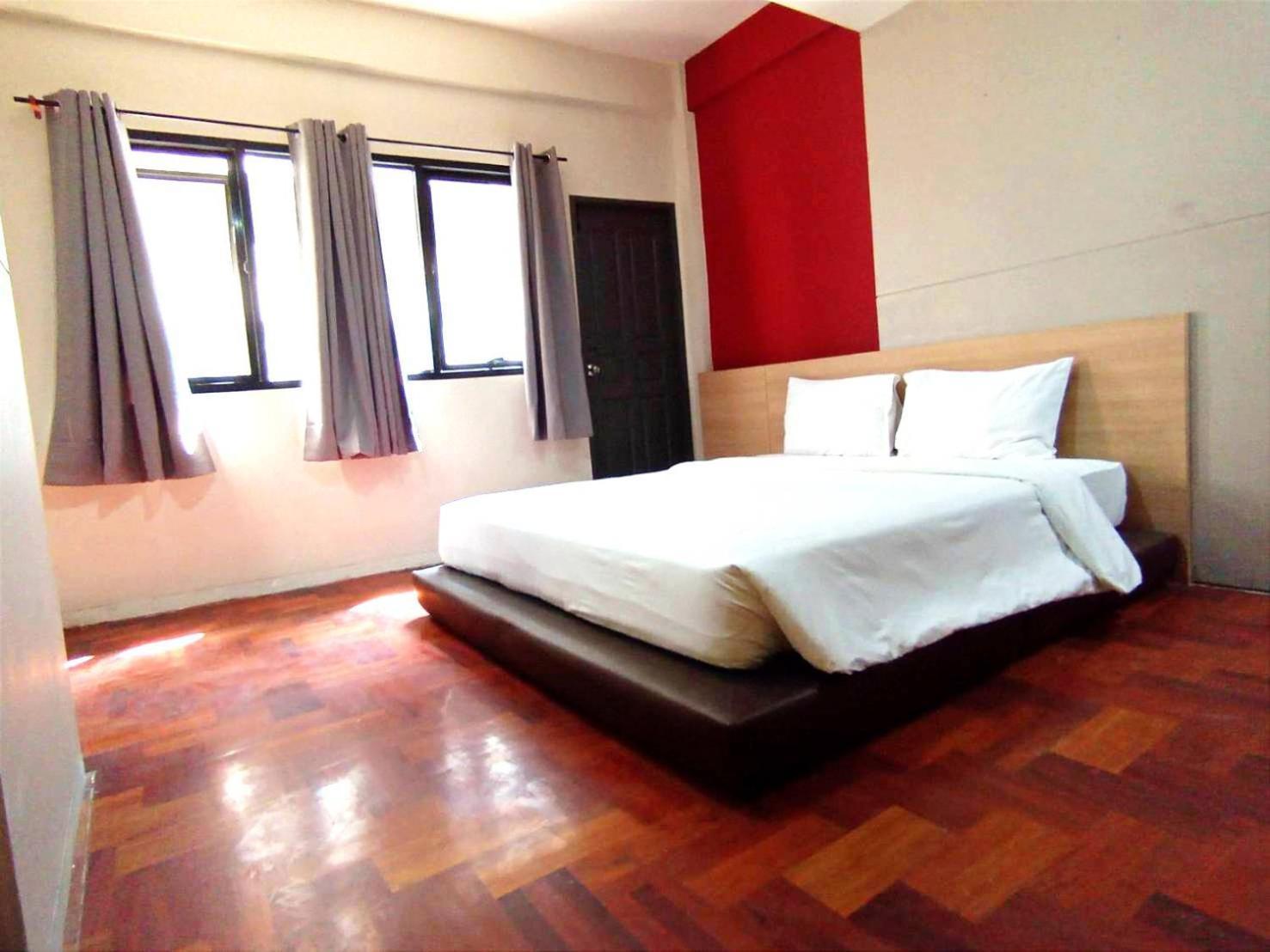 Go Inn Silom Bts Surasak X โกอินน์ สีลม บีทีเอส สถานีสุรศักดิ์ Bangkok Luaran gambar