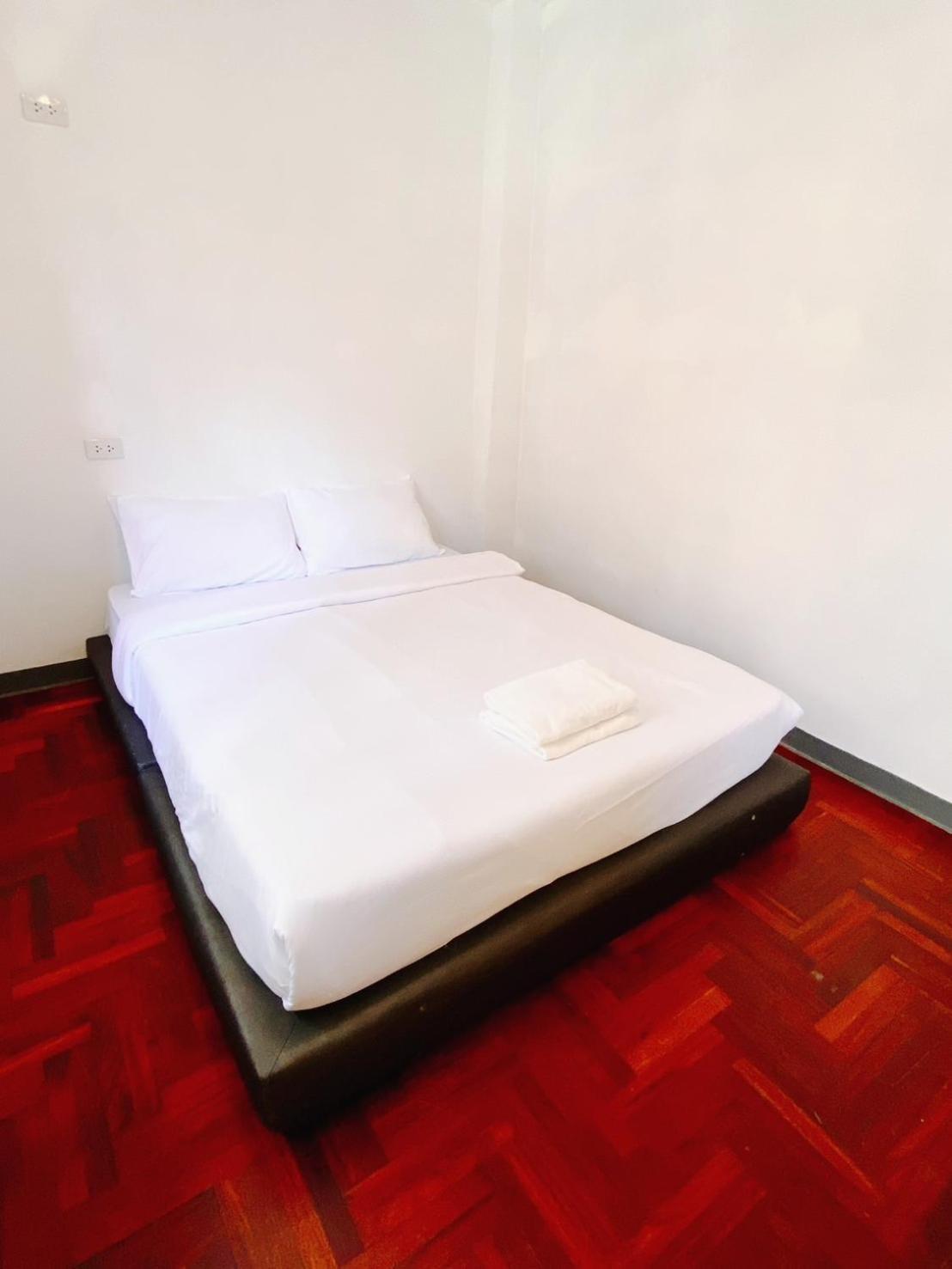 Go Inn Silom Bts Surasak X โกอินน์ สีลม บีทีเอส สถานีสุรศักดิ์ Bangkok Luaran gambar